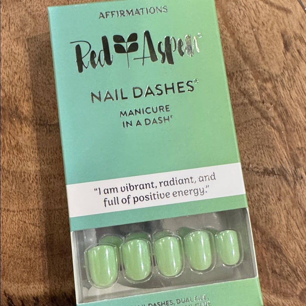 Lolli is Vibrant Nail Dash Press On Nail Kit